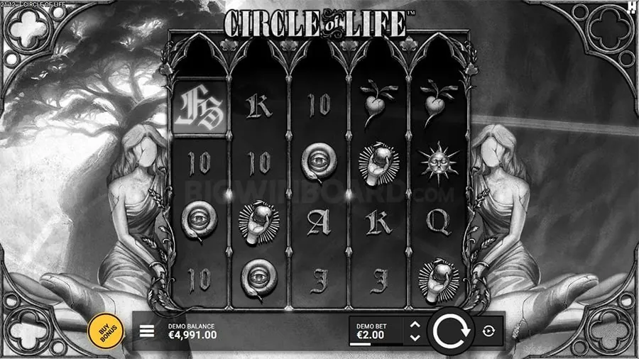 Video poker machine screen displaying card combinations and payouts on ph365